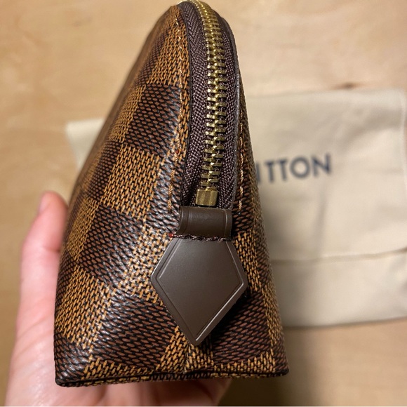Louis Vuitton Cosmetic Pouch PM in Damier Ebene - Picture 4 of 10